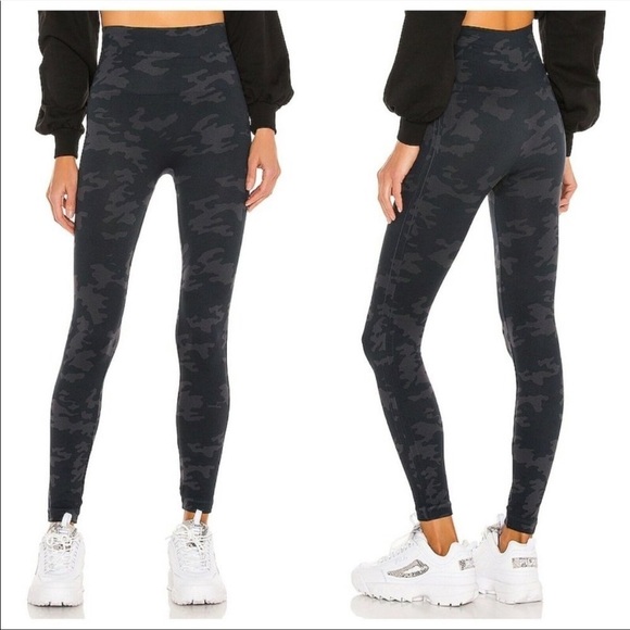 Spanx Look at Me Now Camo Leggings Small - Picture 4 of 8